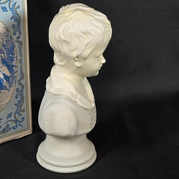 Vtg 70s Avon Bottle 18th Century Classic Figurine Young Boy Bust -Display Only - Picture 2 of 15